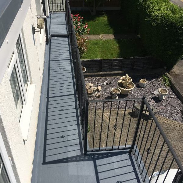 Hedgehope Balcony Liquid 2